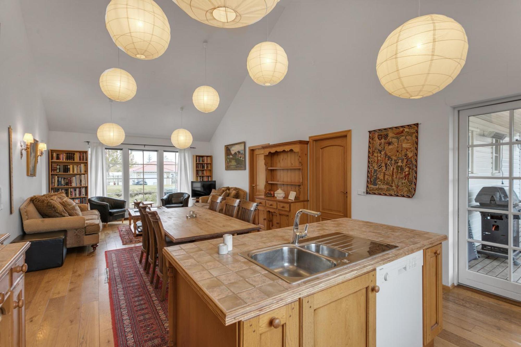 Charming Villa With A Hot Tub, By The Golden Circle Reykholt  Buitenkant foto